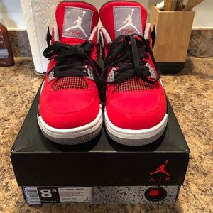 Air Jordan Retro 4